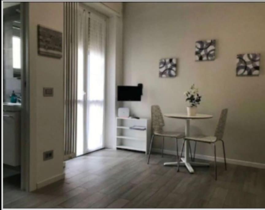 Lolo Apartment Milaan Buitenkant foto
